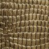 Zbliżenie na złotą fakturę przypominającą skórę krokodyla, ukazujące wyrazistą powierzchnię, jaką oferuje panel WPC 5 mm z metalicznym efektem.